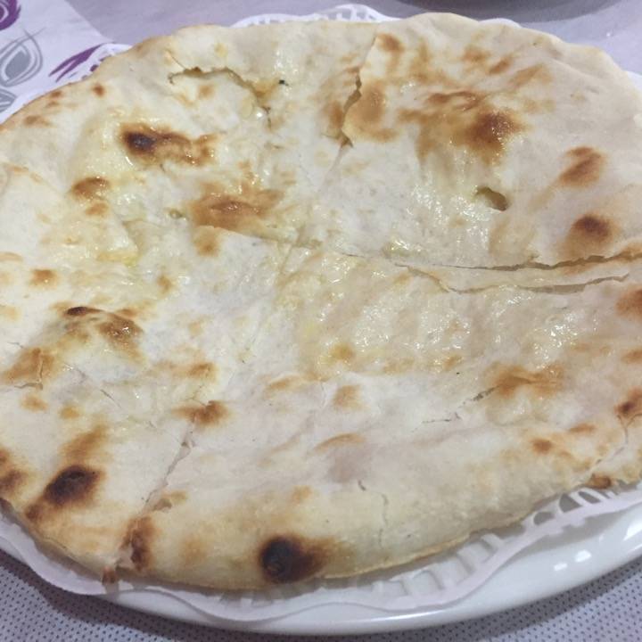 Pan naan relleno de queso - Taj Mahal